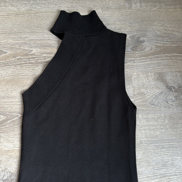ALICE + OLIVIA Kiki Cut Out Sleeveless Dress in Black - Picture 10 of 13